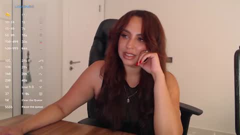 _just_a_queen_3 online show from 06-11-26, 05:44