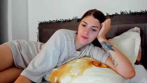 _just_a_simple_girl online show from 10-01-25, 11:27