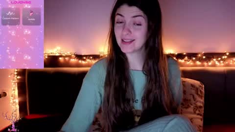 _just_a_simple_girl online show from 02-19-26, 03:13