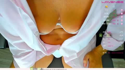 Snapshot of _justcallme_ chatting on 06-08-26, 12:49 _justcallme_ online show from 06-08-26, 12:49