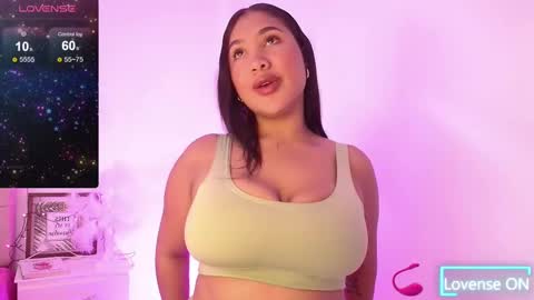 Snapshot of _karenestrada_ chatting on 12-14-24, 04:45 Karen online show from 12-14-24, 04:45