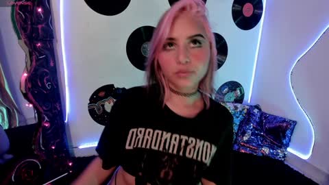 Snapshot of _karine01 chatting on 01-18-25, 06:45 _karine01 online show from 01-18-25, 06:45