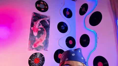 Snapshot of _karine01 chatting on 02-26-25, 04:25 _karine01 online show from 02-26-25, 04:25