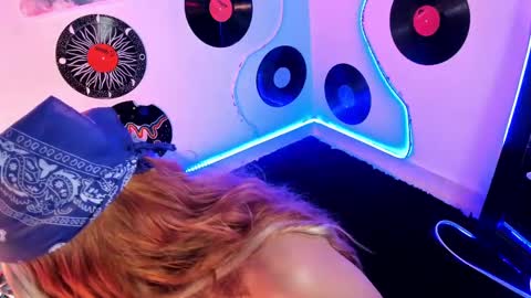 Snapshot of _karine01 chatting on 02-26-25, 07:31 _karine01 online show from 02-26-25, 07:31