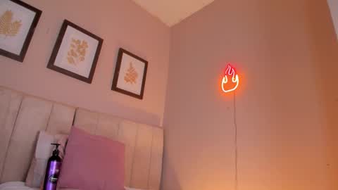 Snapshot of _karol_18 chatting on 10-14-25, 06:31 karol online show from 10-14-25, 06:31