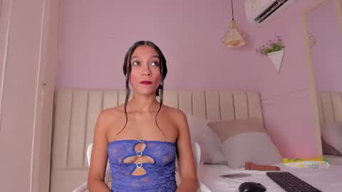 Snapshot of _karol_18 chatting on 06-30-26, 11:33 karol online show from 06-30-26, 11:33