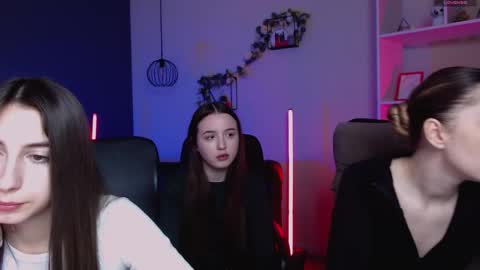 _kellykitten_ online show from 03-12-26, 10:10