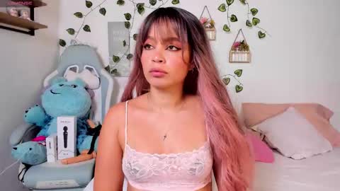 Snapshot of _kellys chatting on 12-19-25, 10:28 kelly online show from 12-19-25, 10:28