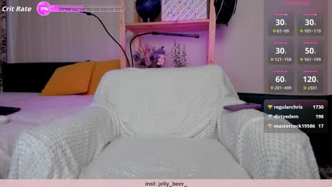 Snapshot of _kiki_pie chatting on 10-26-25, 09:04 Kiara 0100 - 0700 UTC almost every day online show from 10-26-25, 09:04