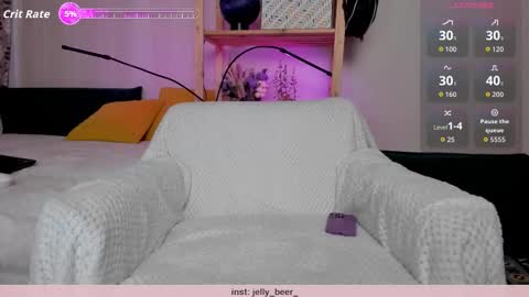 Snapshot of _kiki_pie chatting on 10-30-25, 07:21 Kiara 0100 - 0700 UTC almost every day online show from 10-30-25, 07:21