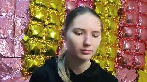 _kikiclark_ online show from 03-19-26, 04:33