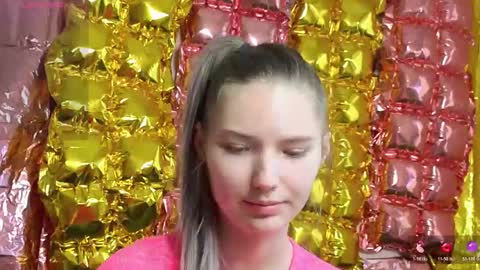 _kikiclark_ online show from 04-19-26, 01:21