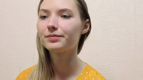 _kikiclark_ online show from 05-22-26, 08:25