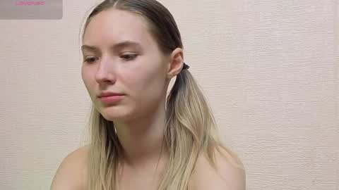 _kikiclark_ online show from 05-24-26, 08:14