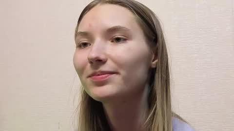 _kikiclark_ online show from 06-06-26, 01:00