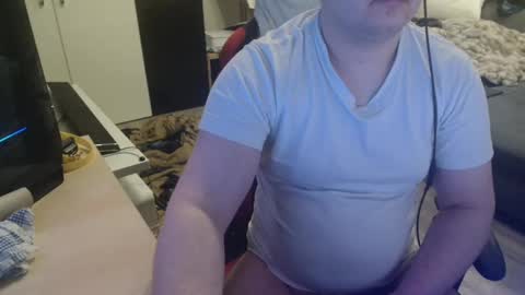 Snapshot of _kitsu_ chatting on 02-04-25, 04:39 _kitsu_ online show from 02-04-25, 04:39