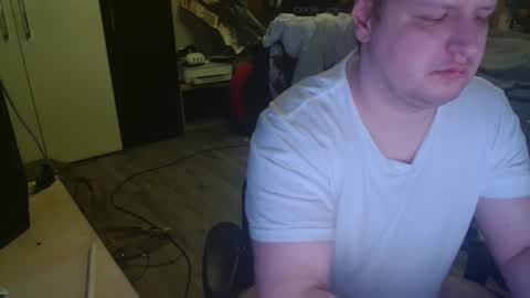 Snapshot of _kitsu_ chatting on 10-12-25, 05:28 _kitsu_ online show from 10-12-25, 05:28