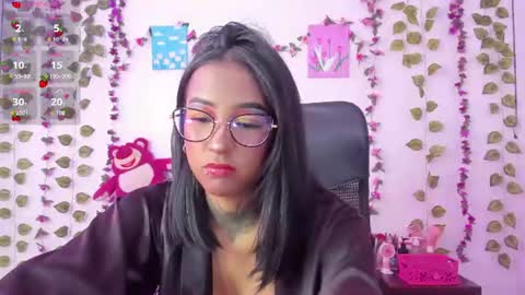 Stefany online show from 06-17-26, 09:16