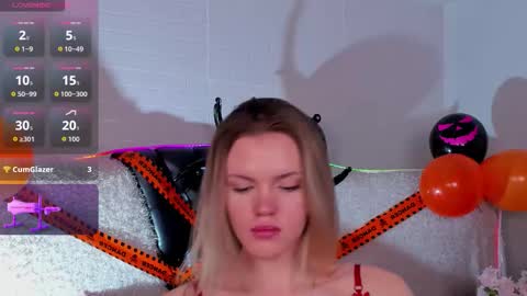 Snapshot of _kittymoore chatting on 10-27-25, 02:21 Kitty - online show from 10-27-25, 02:21