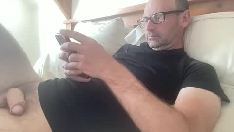 Snapshot of _kiwi_cock chatting on 11-28-25, 09:39 Kiwi online show from 11-28-25, 09:39