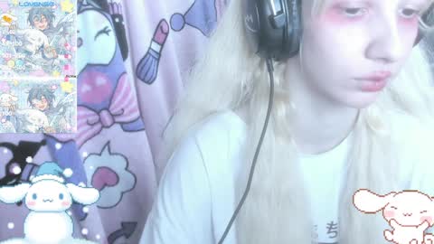  kuro  online show from 12-25-24, 07:02