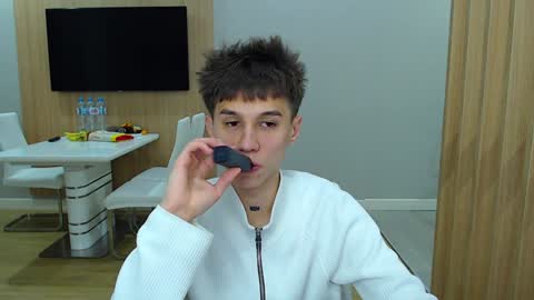 Kurt online show from 12-12-24, 04:04