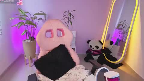 Snapshot of _kylie_miller1 chatting on 10-15-25, 08:42 Kylie online show from 10-15-25, 08:42