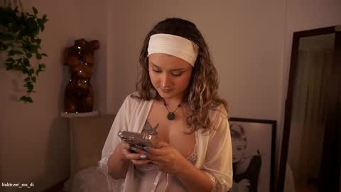 Snapshot of _lady_di chatting on 10-23-25, 03:28 Not on OF Some stuff for sale online show from 10-23-25, 03:28