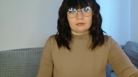 Snapshot of _lalilu_ chatting on 02-17-25, 05:04 _lalilu_ online show from 02-17-25, 05:04