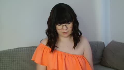 Snapshot of _lalilu_ chatting on 02-23-25, 05:23 _lalilu_ online show from 02-23-25, 05:23