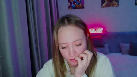 _lalune_ online show from 12-30-24, 12:54