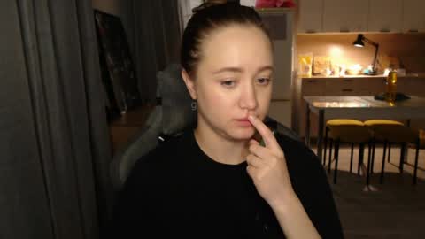 _lalune_ online show from 03-24-26, 08:25