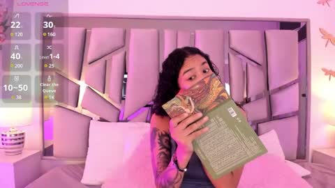 Lanna  online show from 01-14-25, 11:31