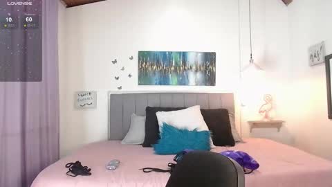 Snapshot of _lara1 chatting on 02-27-25, 12:32 paulina online show from 02-27-25, 12:32