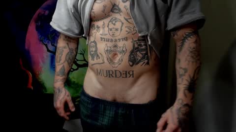 Snapshot of _layne chatting on 12-12-24, 06:25 Layne online show from 12-12-24, 06:25