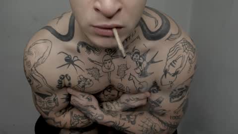 Snapshot of _layne chatting on 12-13-24, 10:41 Layne online show from 12-13-24, 10:41