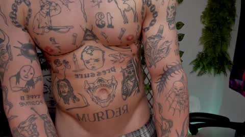 Snapshot of _layne chatting on 02-06-25, 03:37 Layne online show from 02-06-25, 03:37