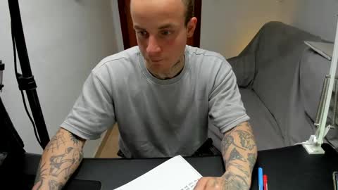 Snapshot of _layne chatting on 04-25-26, 03:20 Layne online show from 04-25-26, 03:20
