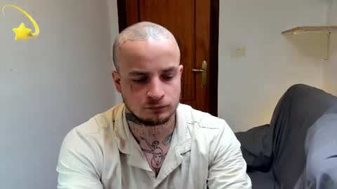 Snapshot of _layne chatting on 06-28-26, 01:39 Layne online show from 06-28-26, 01:39