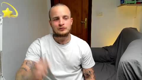 Snapshot of _layne chatting on 07-14-26, 05:40 Layne online show from 07-14-26, 05:40
