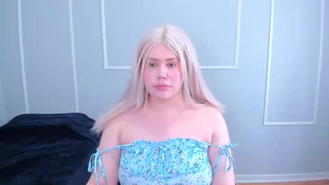 Snapshot of _leana_oo chatting on 11-11-25, 04:29 leana online show from 11-11-25, 04:29