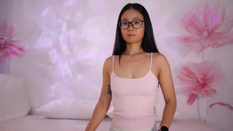 _lillilly_ online show from 08-05-26, 05:43