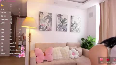 Lina. online show from 12-15-25, 07:18