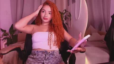 Snapshot of _lindapink_ chatting on 02-17-26, 01:35 linda online show from 02-17-26, 01:35