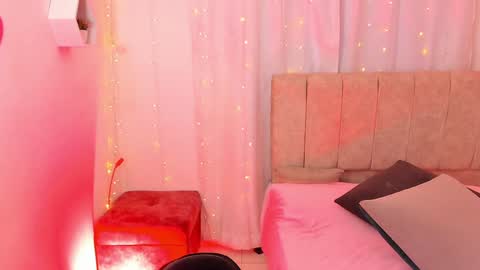 Snapshot of _little_ivy chatting on 01-17-25, 10:12 Ivy 3 online show from 01-17-25, 10:12