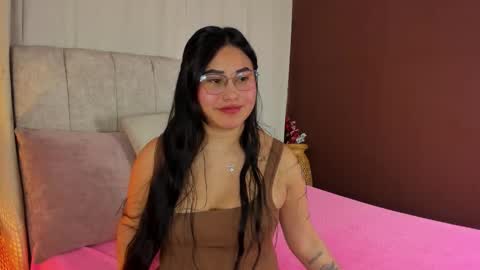 Snapshot of _little_ivy chatting on 10-24-25, 07:21 Ivy 3 online show from 10-24-25, 07:21