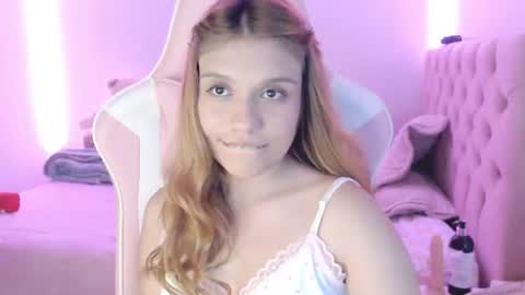 Sofia 3 online show from 06-18-26, 10:36