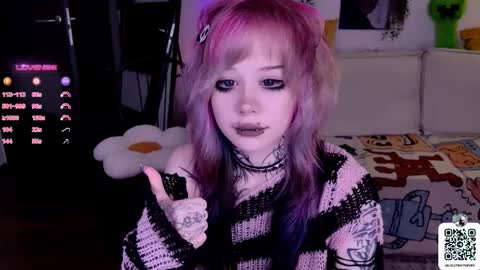 Snapshot of _lollyshy_ chatting on 10-14-25, 11:11 Lolly online show from 10-14-25, 11:11