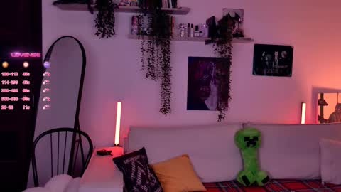 Snapshot of _lollyshy_ chatting on 11-22-25, 09:19 Lolly online show from 11-22-25, 09:19