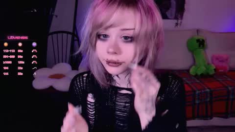 Snapshot of _lollyshy_ chatting on 11-28-25, 10:29 Lolly online show from 11-28-25, 10:29